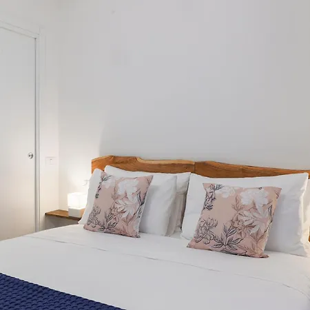 Eugenia - By Myhomeincomo Carate Urio