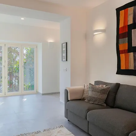 Eugenia - By Myhomeincomo Lägenhet *