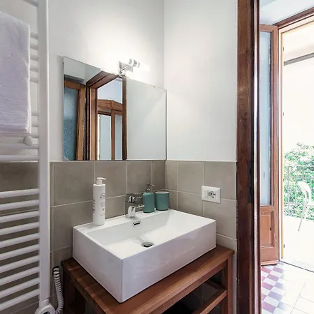 Lägenhet Eugenia - By Myhomeincomo