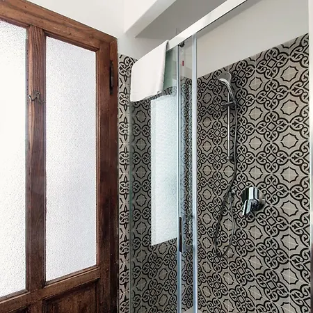 Eugenia - By Myhomeincomo Carate Urio