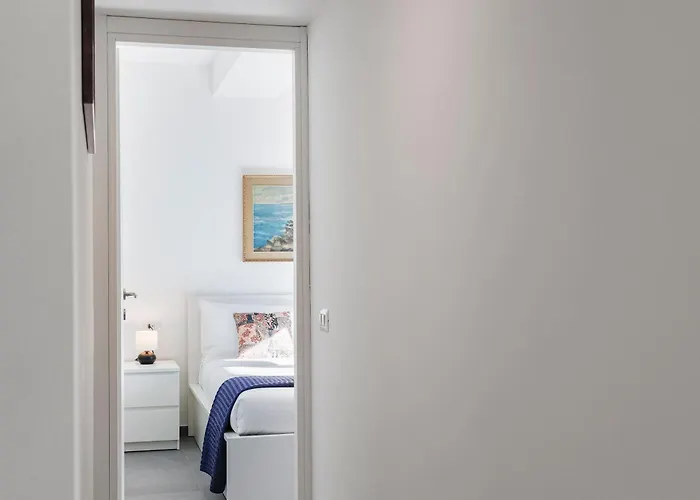 Eugenia - By Myhomeincomo דירה *