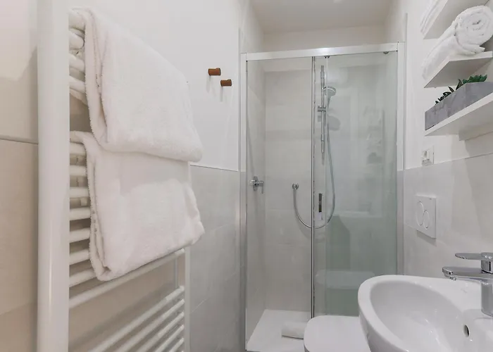 Eugenia - By Myhomeincomo