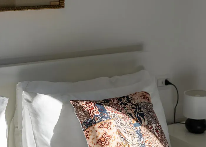 Eugenia - By Myhomeincomo Carate Urio