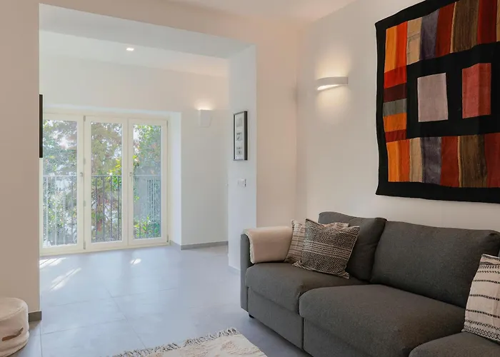 Eugenia - By Myhomeincomo דירה *