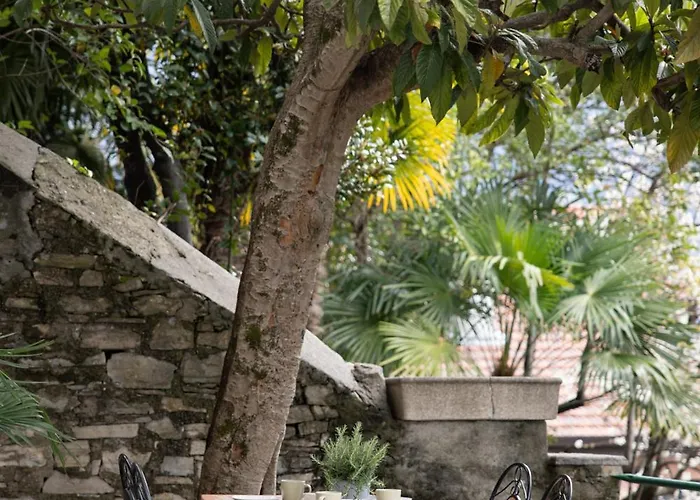 Eugenia - By Myhomeincomo