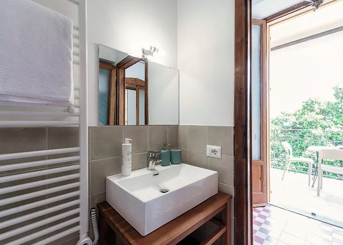 Appartement Eugenia - By Myhomeincomo