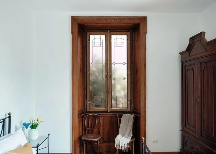 Eugenia - By Myhomeincomo דירה *