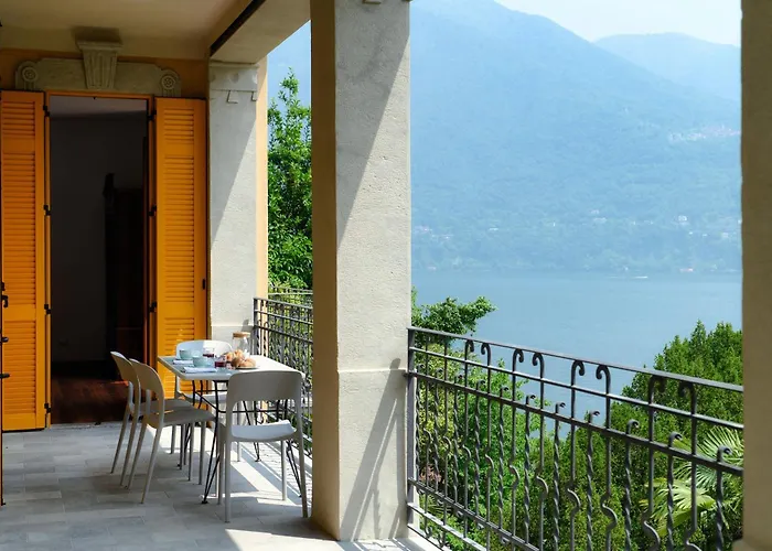 Eugenia - By Myhomeincomo * Carate Urio