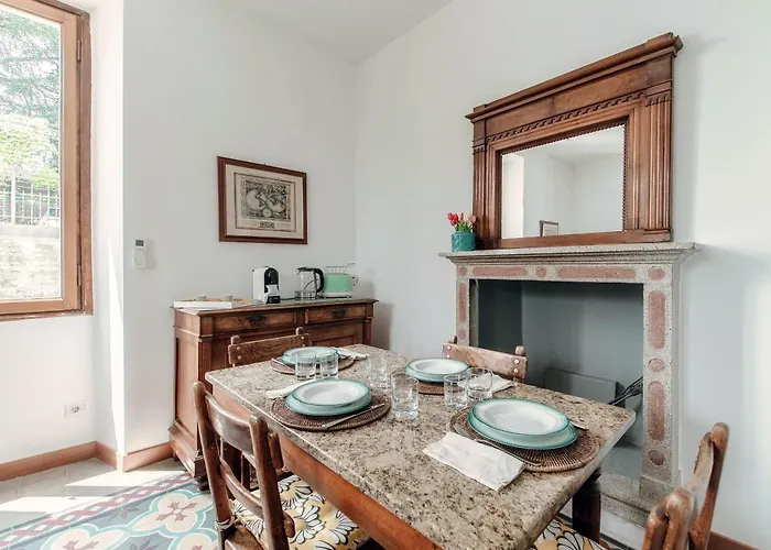 Eugenia - By Myhomeincomo דירה *