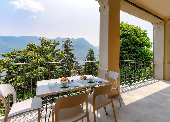 Eugenia - By Myhomeincomo דירה