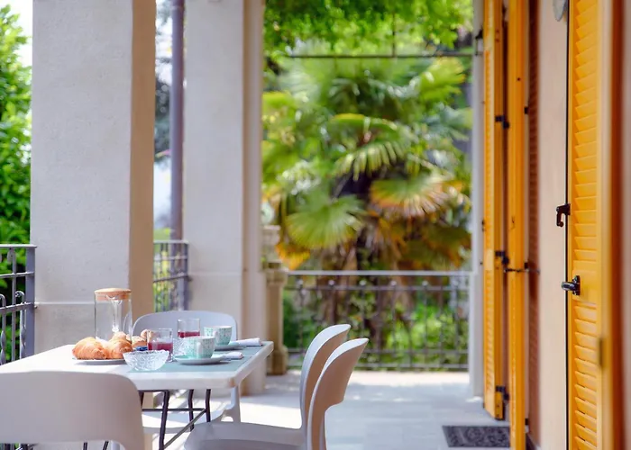 Eugenia - By Myhomeincomo