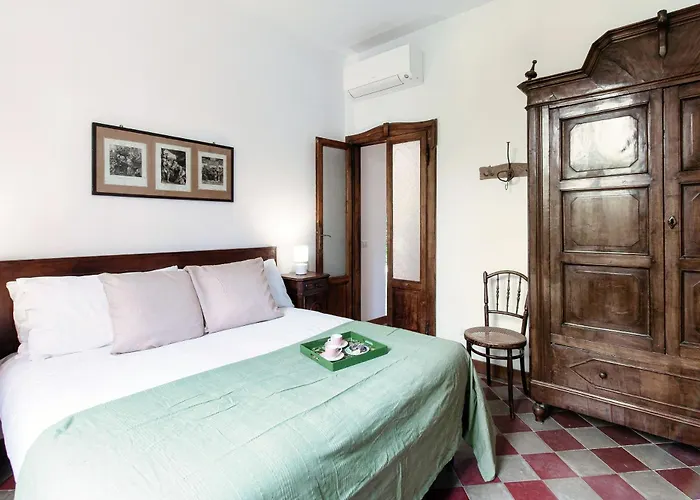 Eugenia - By Myhomeincomo דירה *