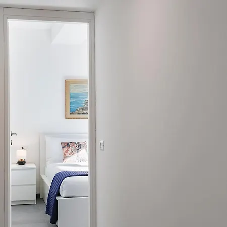 Eugenia - By Myhomeincomo アパート *