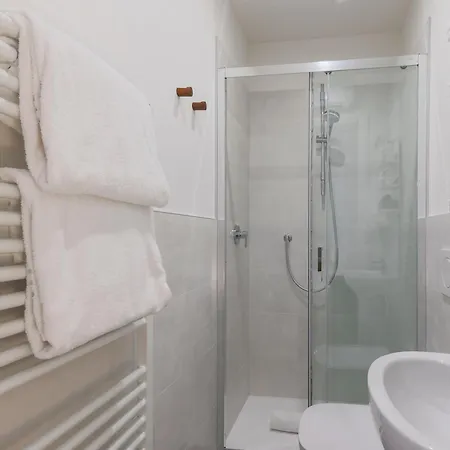 Eugenia - By Myhomeincomo