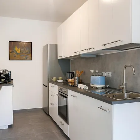 アパート Eugenia - By Myhomeincomo Carate Urio