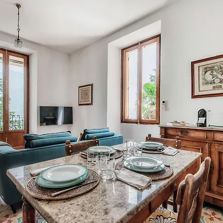 Eugenia - By Myhomeincomo アパート Carate Urio