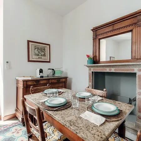 Eugenia - By Myhomeincomo アパート *