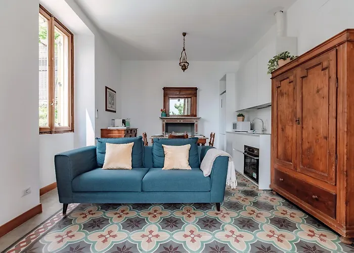 Appartement Eugenia - By Myhomeincomo
